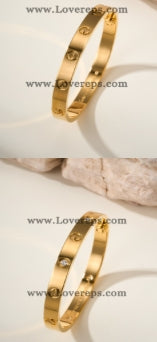 202525279 Classics Love Bracelets