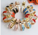202523440 H Narrow Enamel Hinged Bracelet